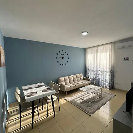 Seainthemiddle * Durres