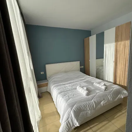 Seainthemiddle Apartment *