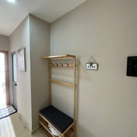 Seainthemiddle * Durres