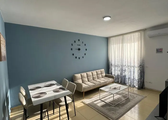 Seainthemiddle * Durrës